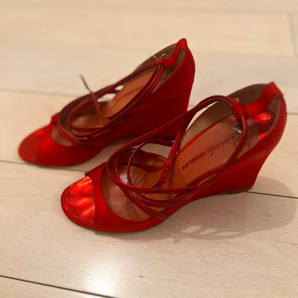 Eileen Shields Red Strappy Wedges | Designer Comfort